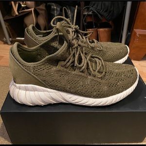 ❌SOLD ❌Adidas Tubular 🐊